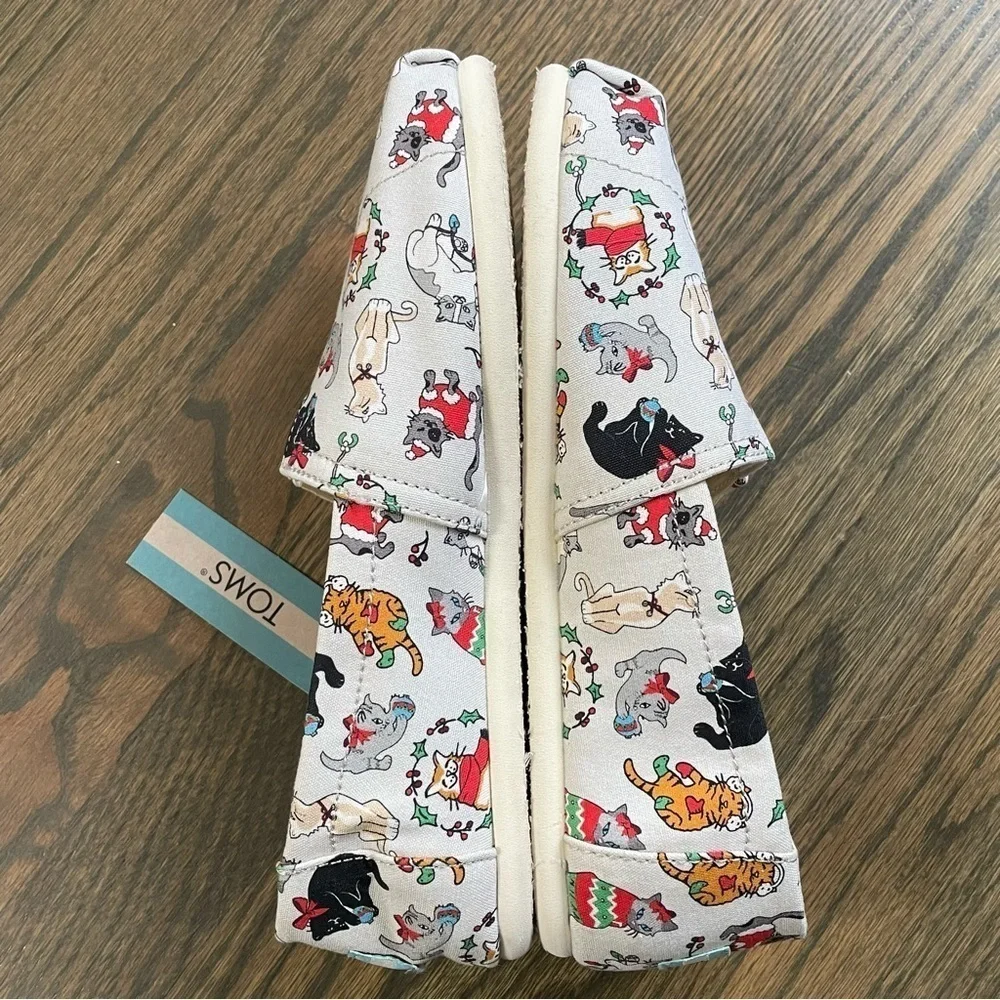 New TOMS Women’s Belmont Holiday Cats Print Ortholite Flats Shoe in Light Gray 8